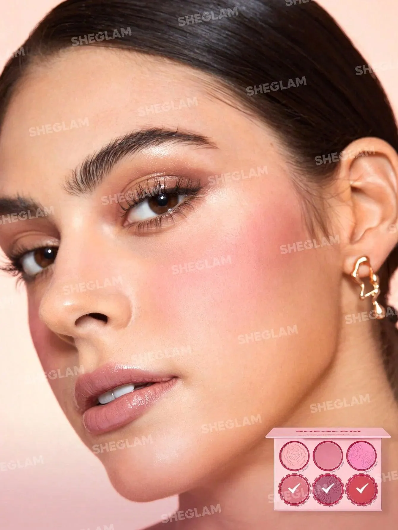 Sheglam - FLORAL FLUSH BLUSH PALETTE : BLUSHING BOUQUET